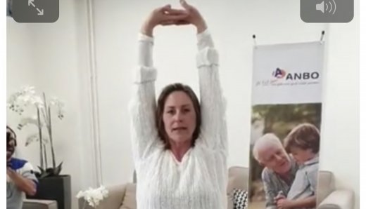 Stoel-yoga met Monique